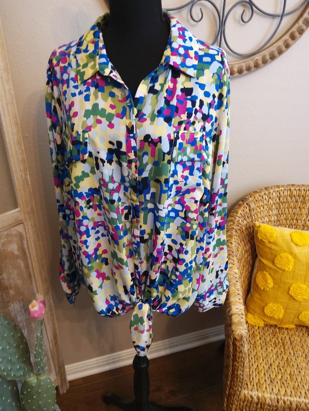 Investments Woman multicolor blue green pink abstract dot blouse